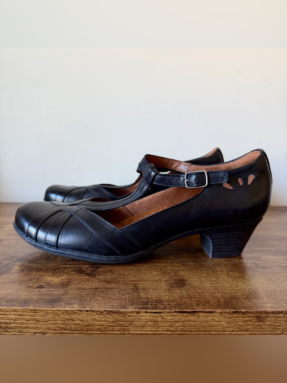 Rockport Cobb Hill Angelina Womens Size 10 Black Leather T Strap Mary Jane Heels